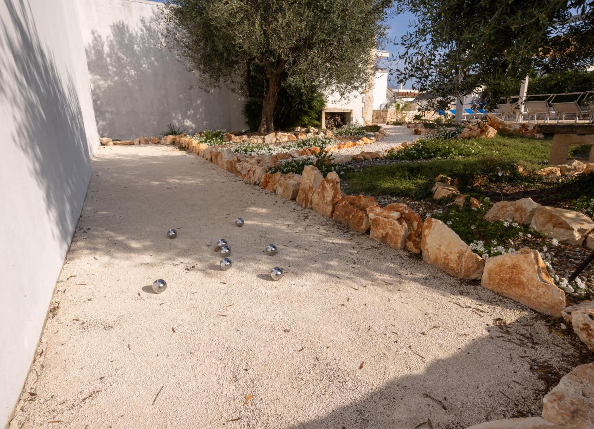 Villa With Trullo And Pool, Alberobello Kültér fotó