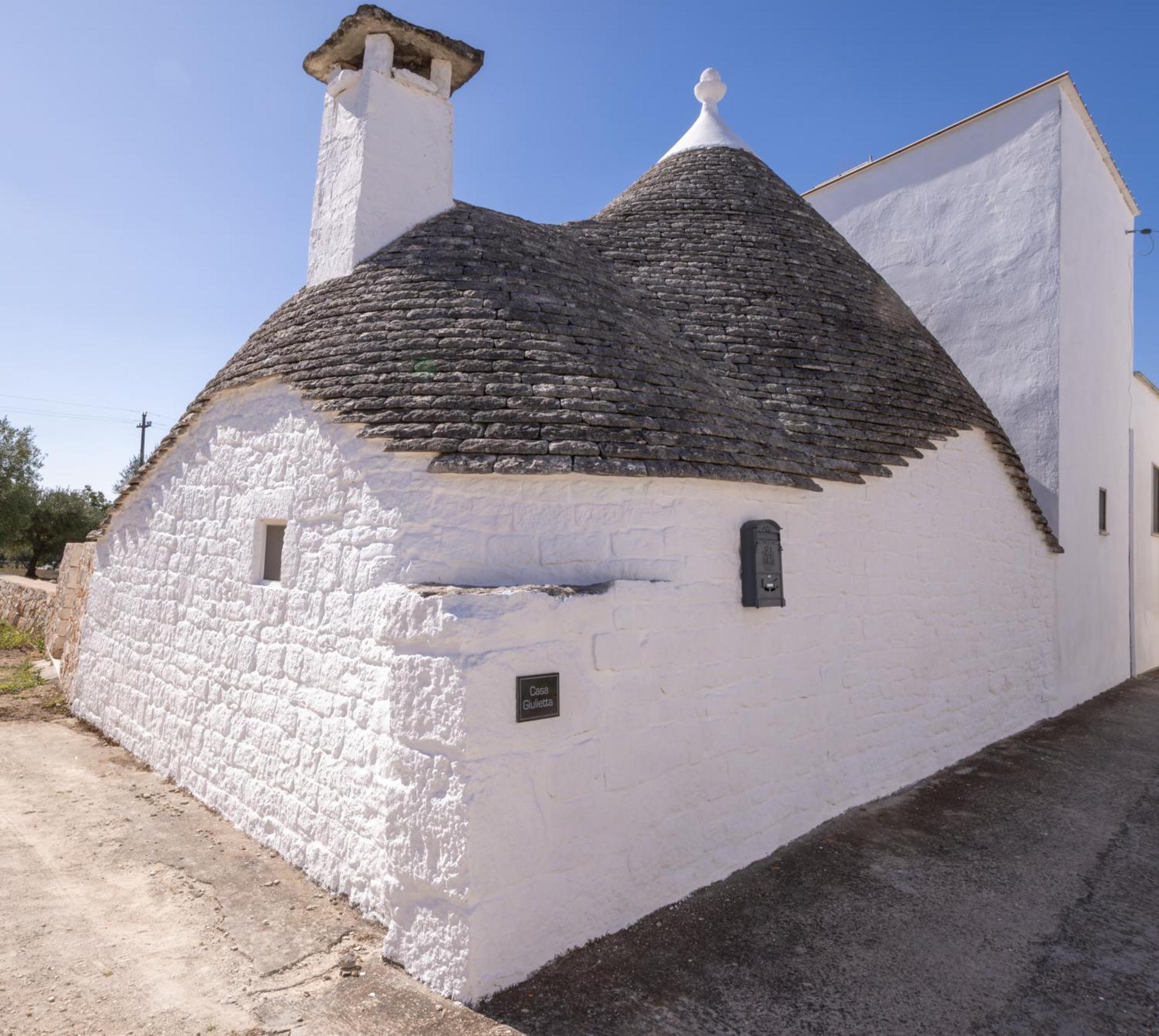 Villa With Trullo And Pool, Alberobello Kültér fotó