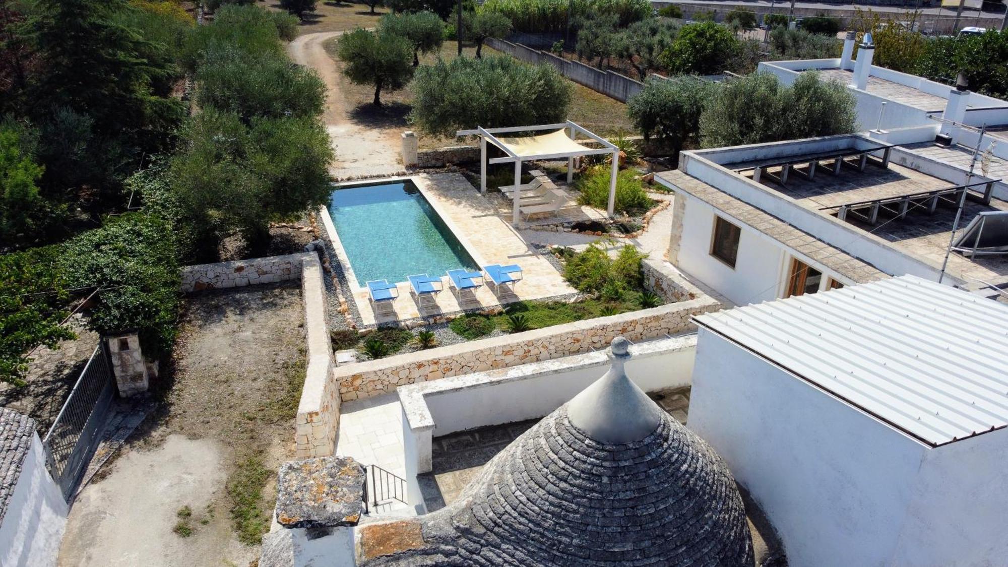 Villa With Trullo And Pool, Alberobello Kültér fotó