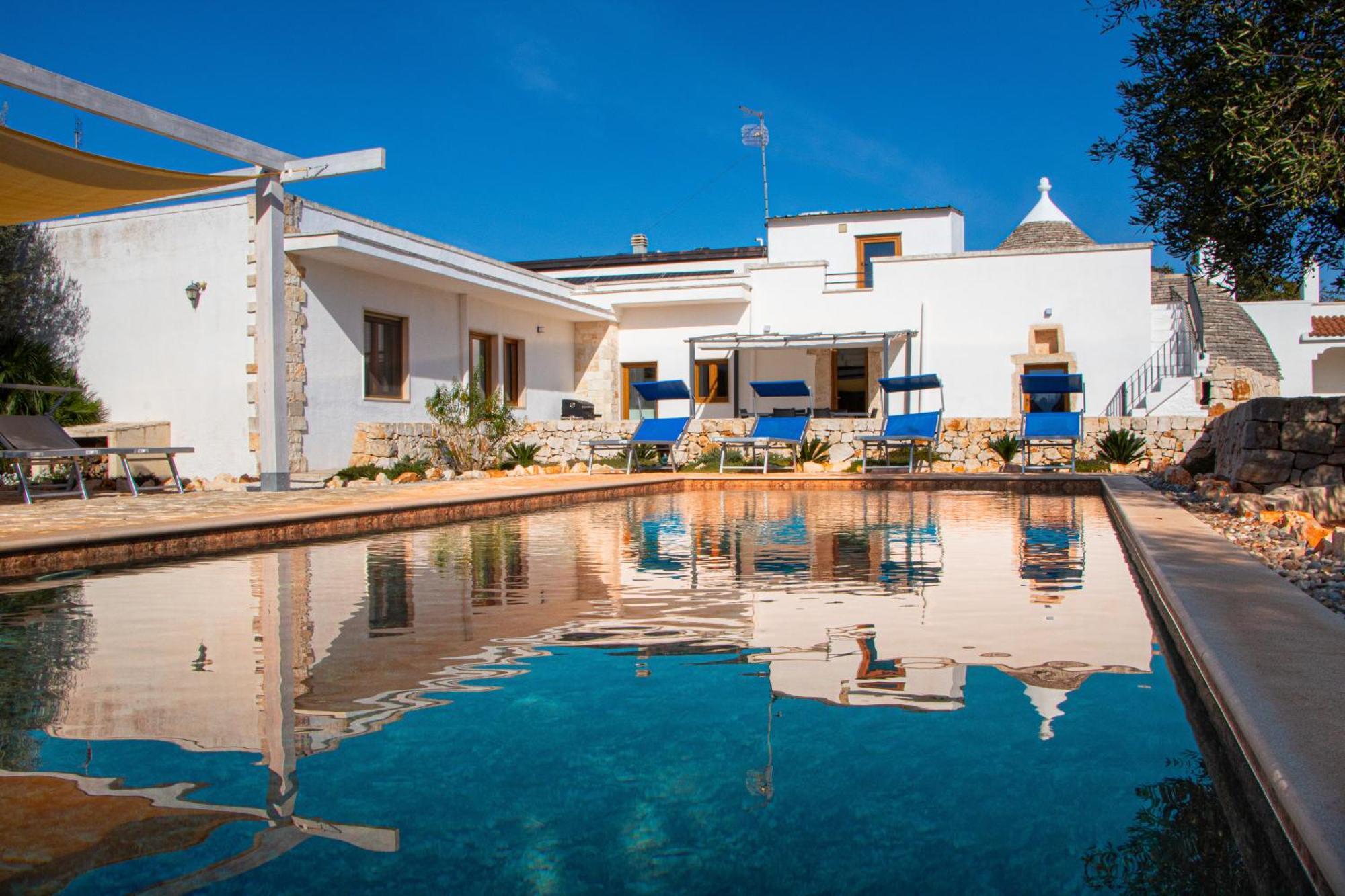 Villa With Trullo And Pool, Alberobello Kültér fotó
